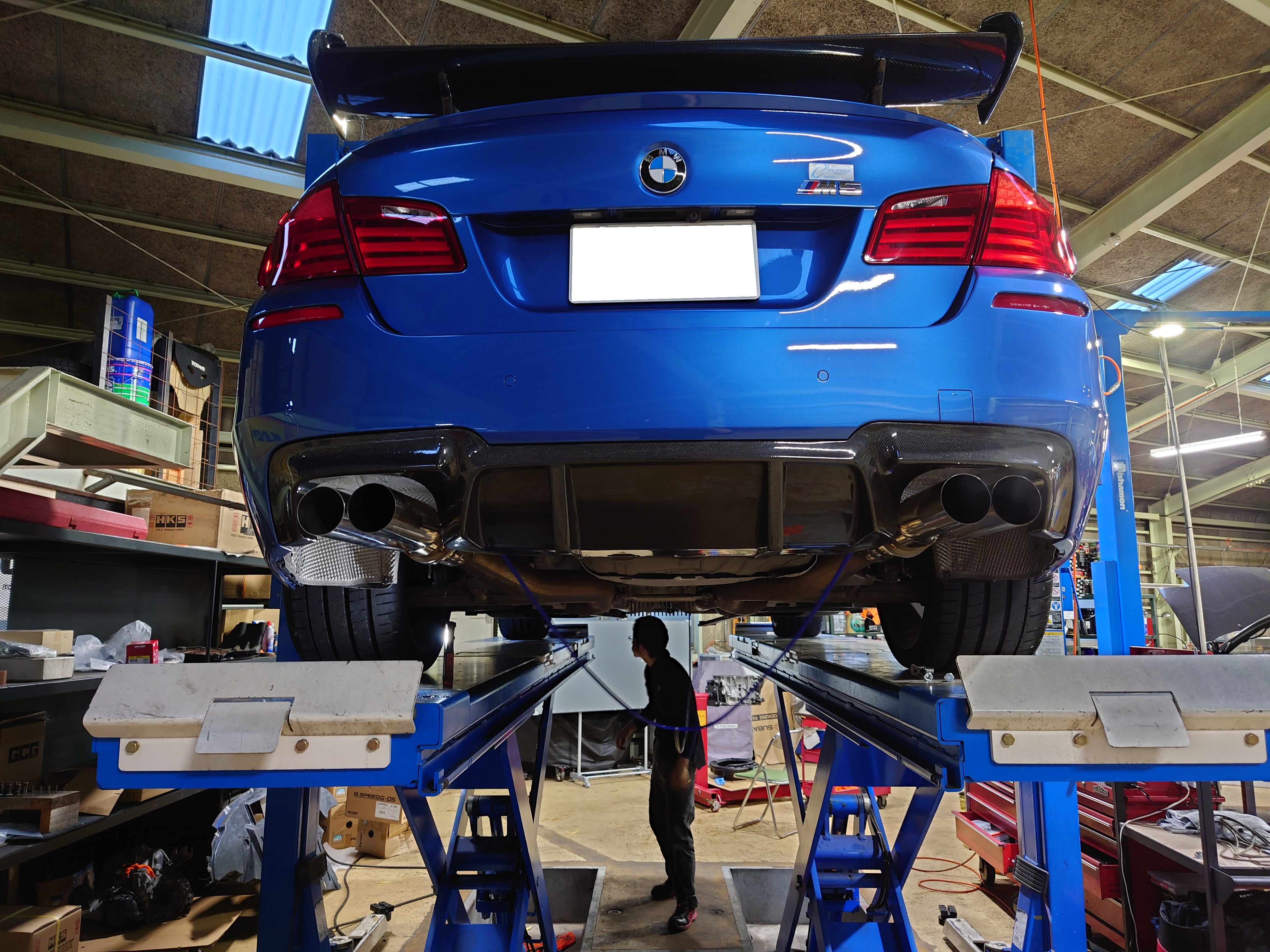 さらに値下げ！ BMW F10型 BMW-M5 ストレートマフラーにシャッターバルブを溶接加工 M5 F10 2013-2016 エキゾーストシステム  マフラー