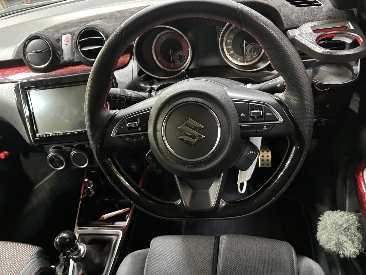 ZC33S スイフトスポーツのステアリング交換や駆動系チューニングを施工
