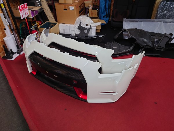 R35 GT-R MY2014NISMO　高額バンパーを高品質塗装！組み上げもOKです！！